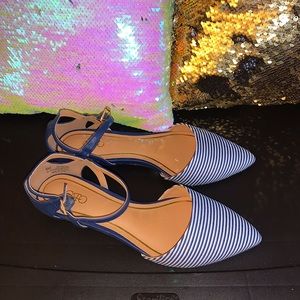 Blue stripped flats